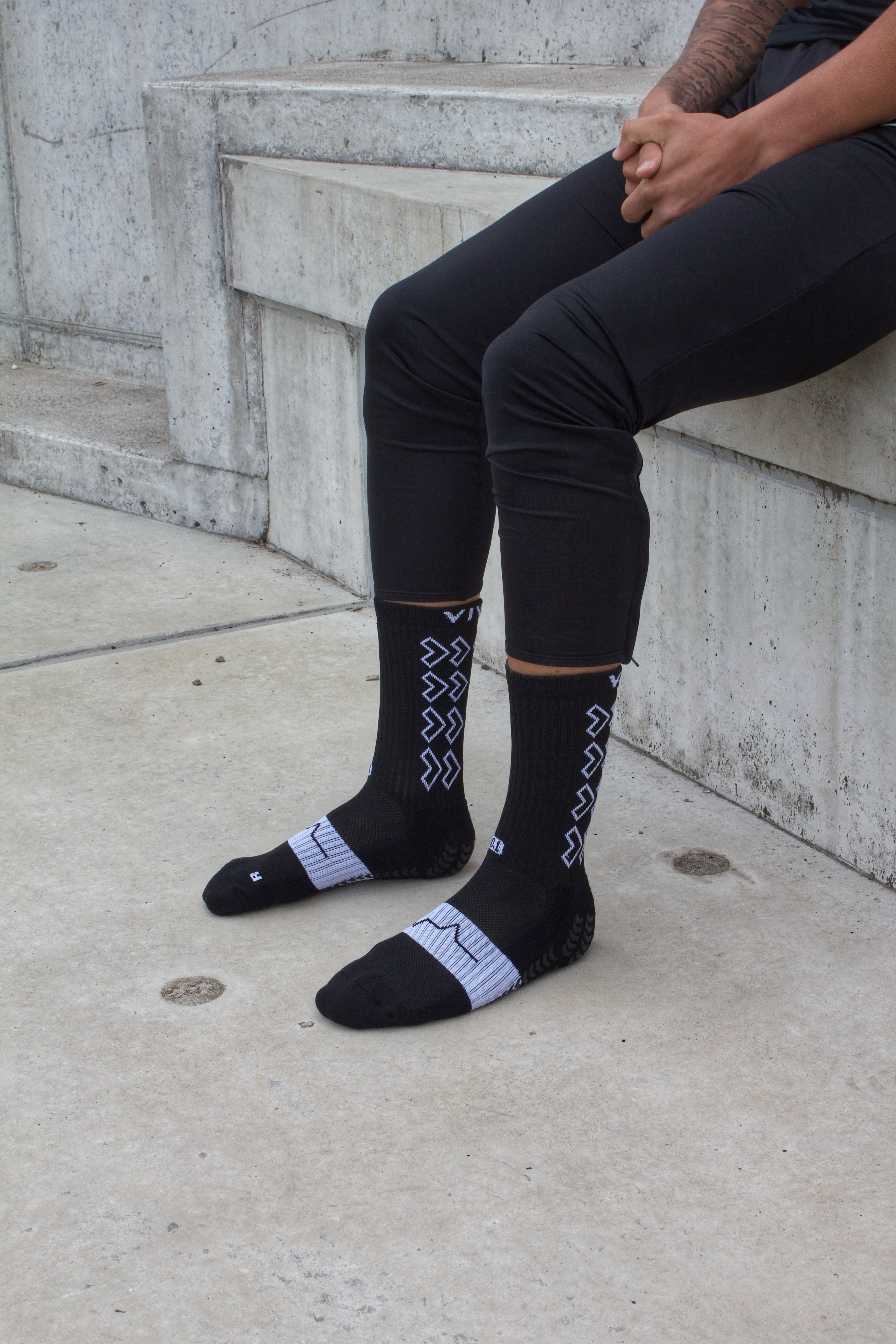 TECHKNIT 1.0 GRIP SOCKS